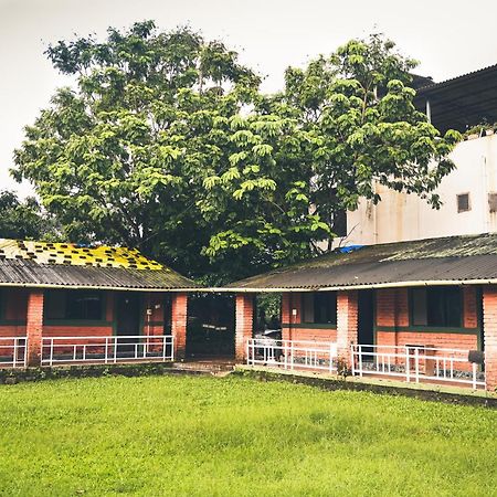 Whispering Peepul Resort Badlapur Εξωτερικό φωτογραφία