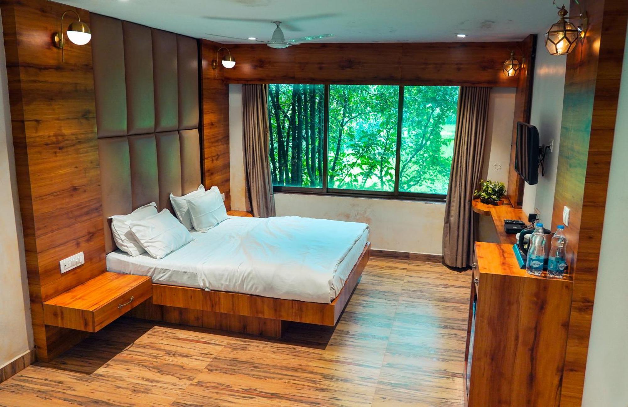 Whispering Peepul Resort Badlapur Εξωτερικό φωτογραφία