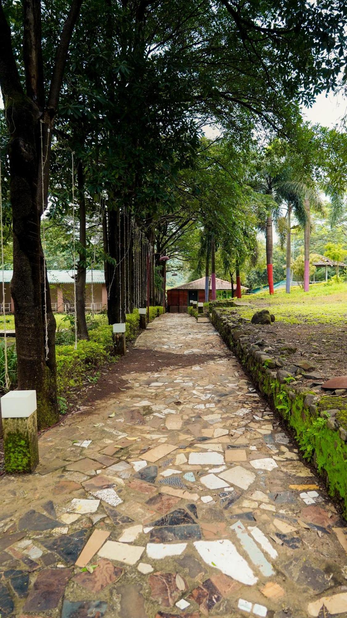 Whispering Peepul Resort Badlapur Εξωτερικό φωτογραφία