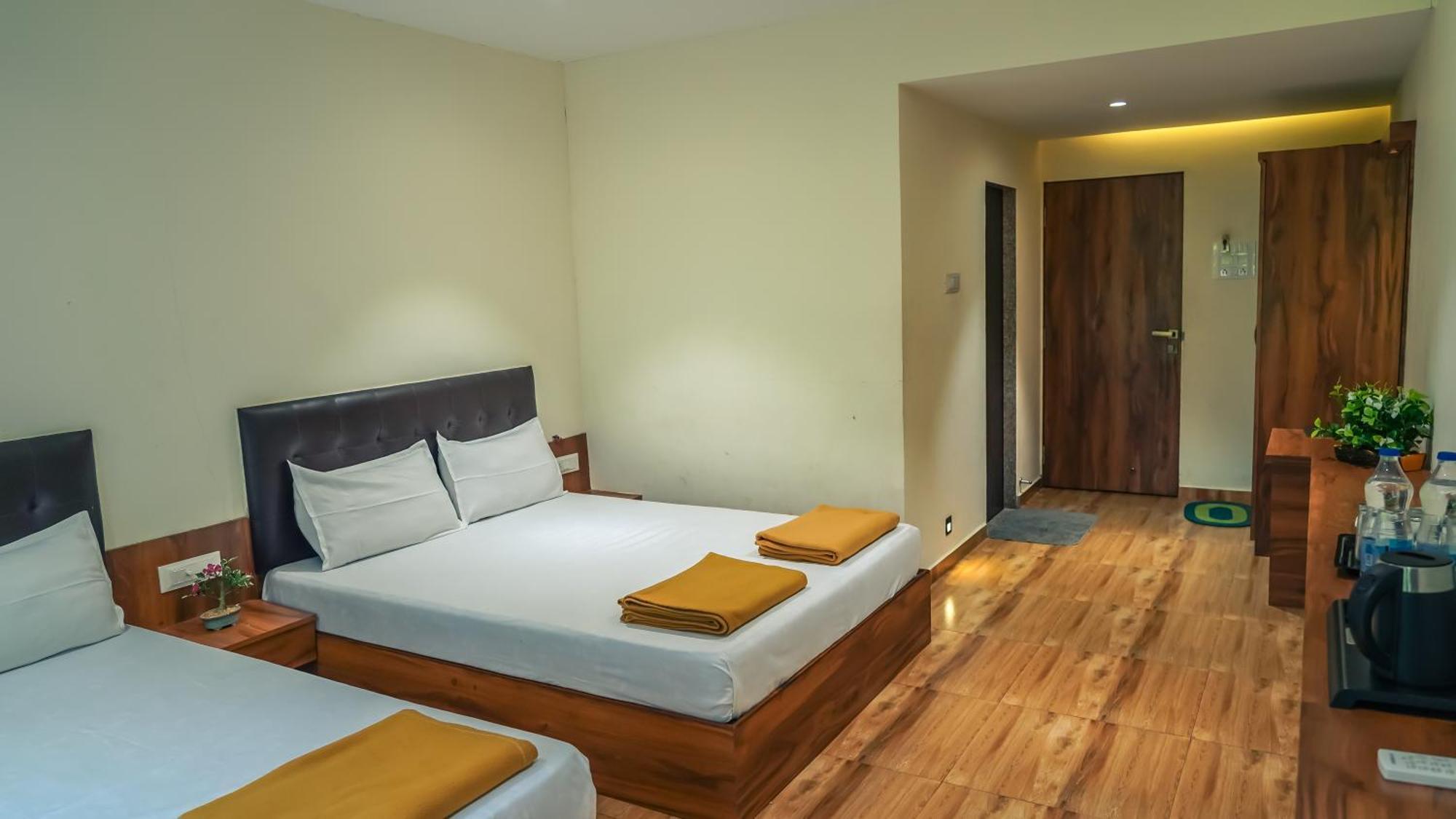 Whispering Peepul Resort Badlapur Εξωτερικό φωτογραφία