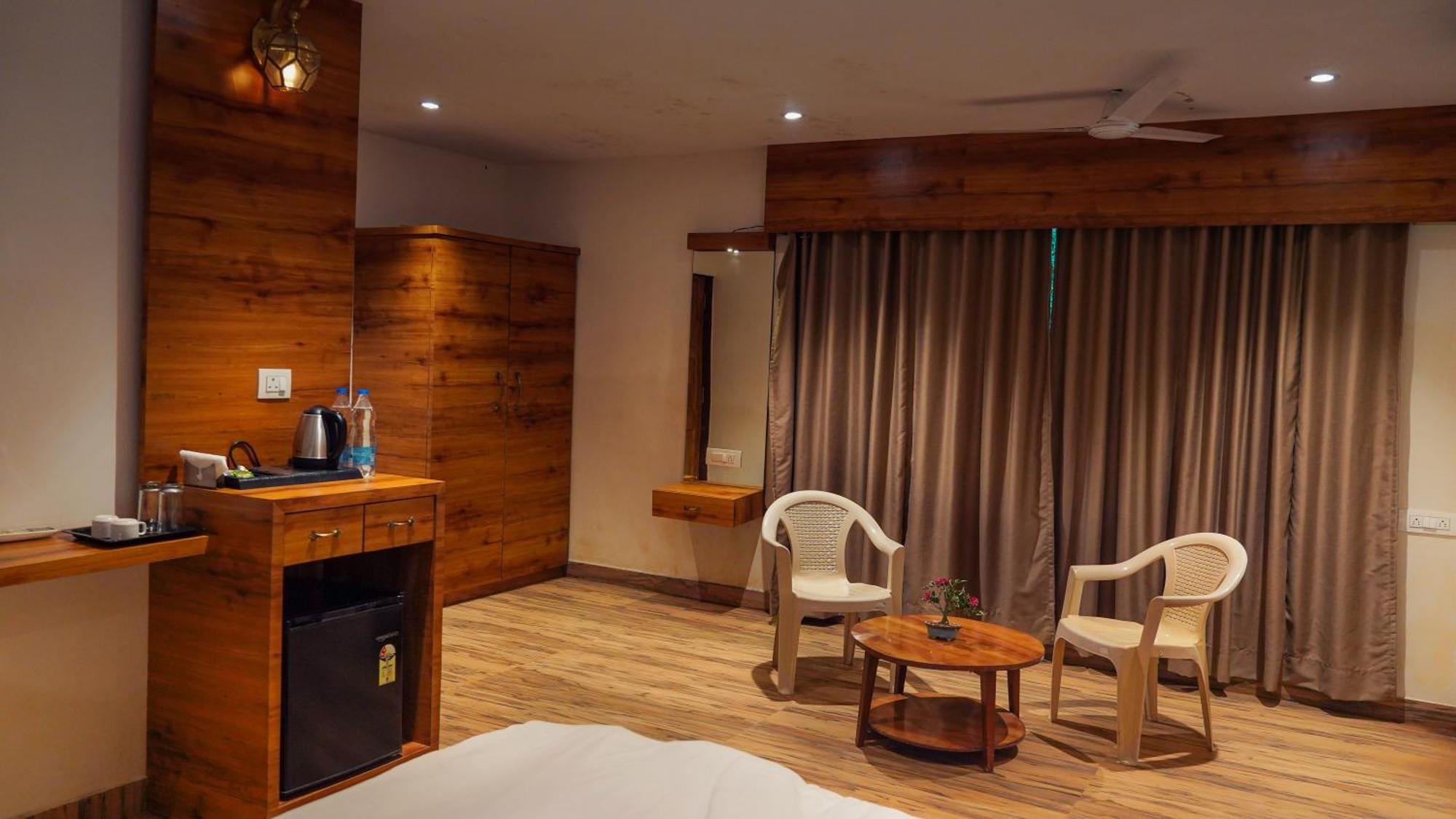 Whispering Peepul Resort Badlapur Εξωτερικό φωτογραφία
