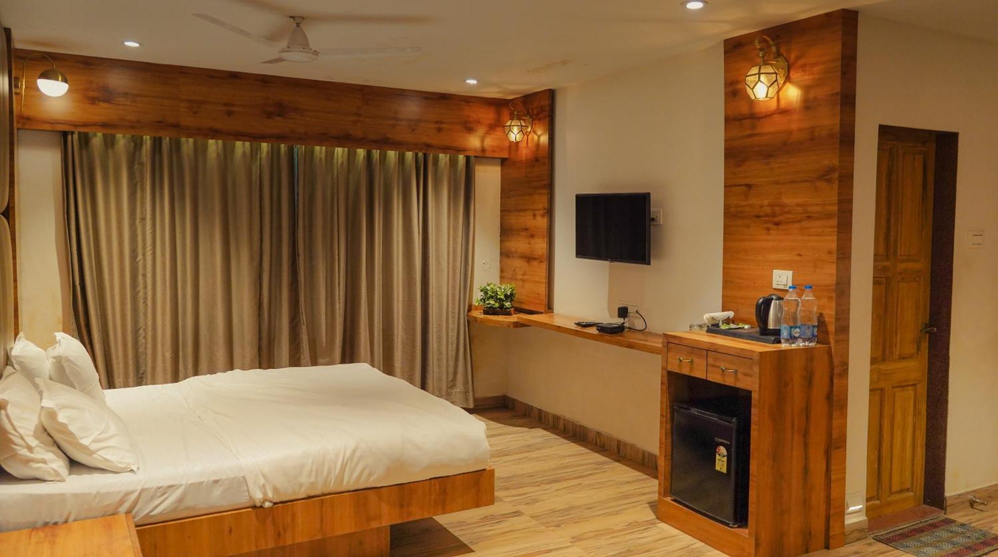 Whispering Peepul Resort Badlapur Εξωτερικό φωτογραφία