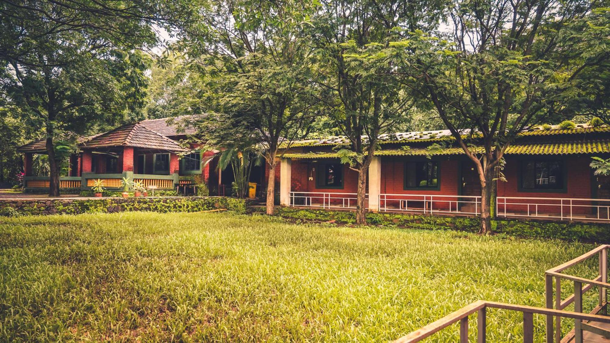 Whispering Peepul Resort Badlapur Εξωτερικό φωτογραφία