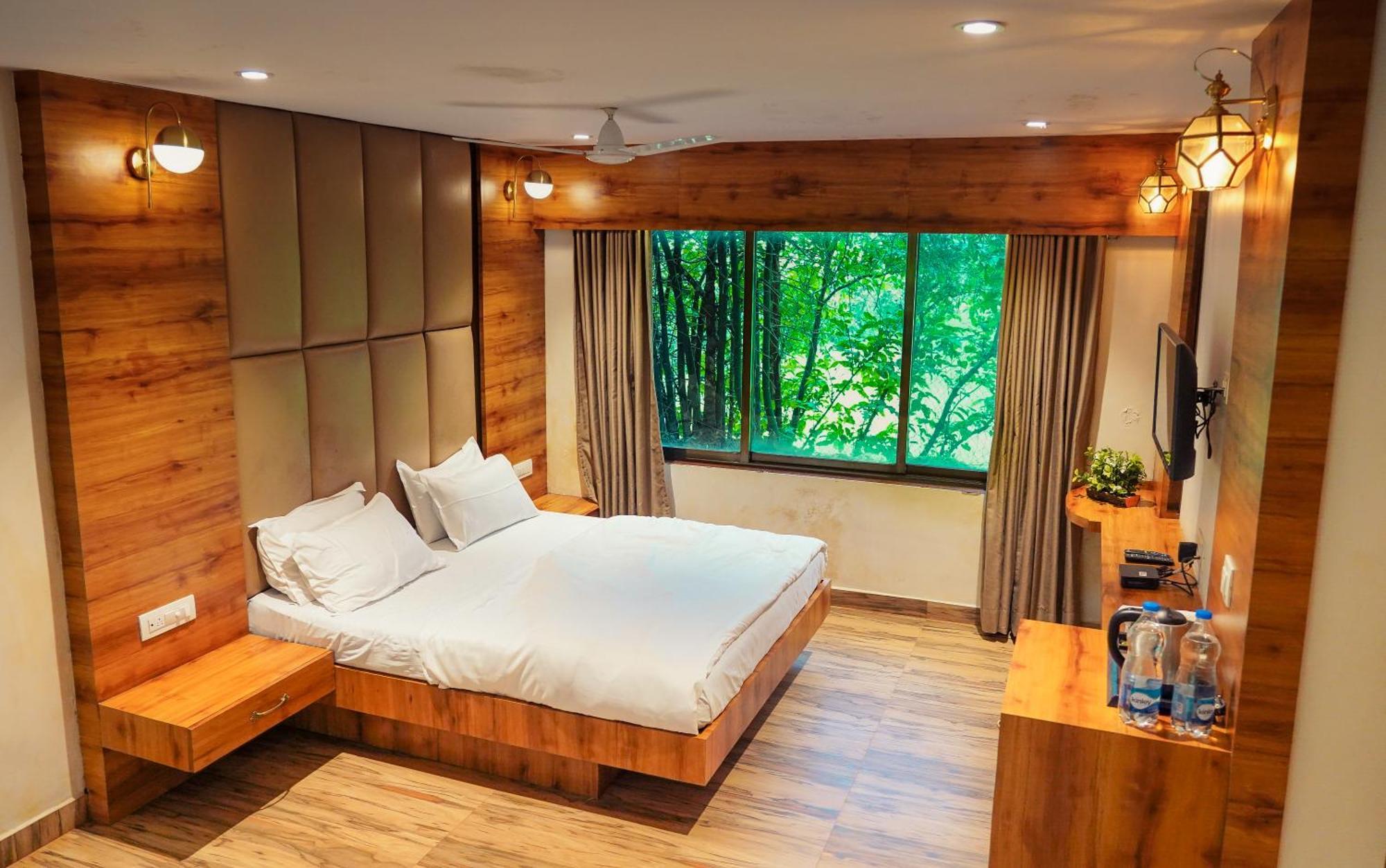 Whispering Peepul Resort Badlapur Εξωτερικό φωτογραφία