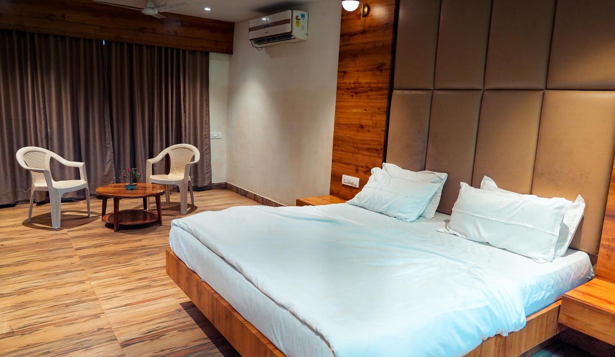 Whispering Peepul Resort Badlapur Εξωτερικό φωτογραφία